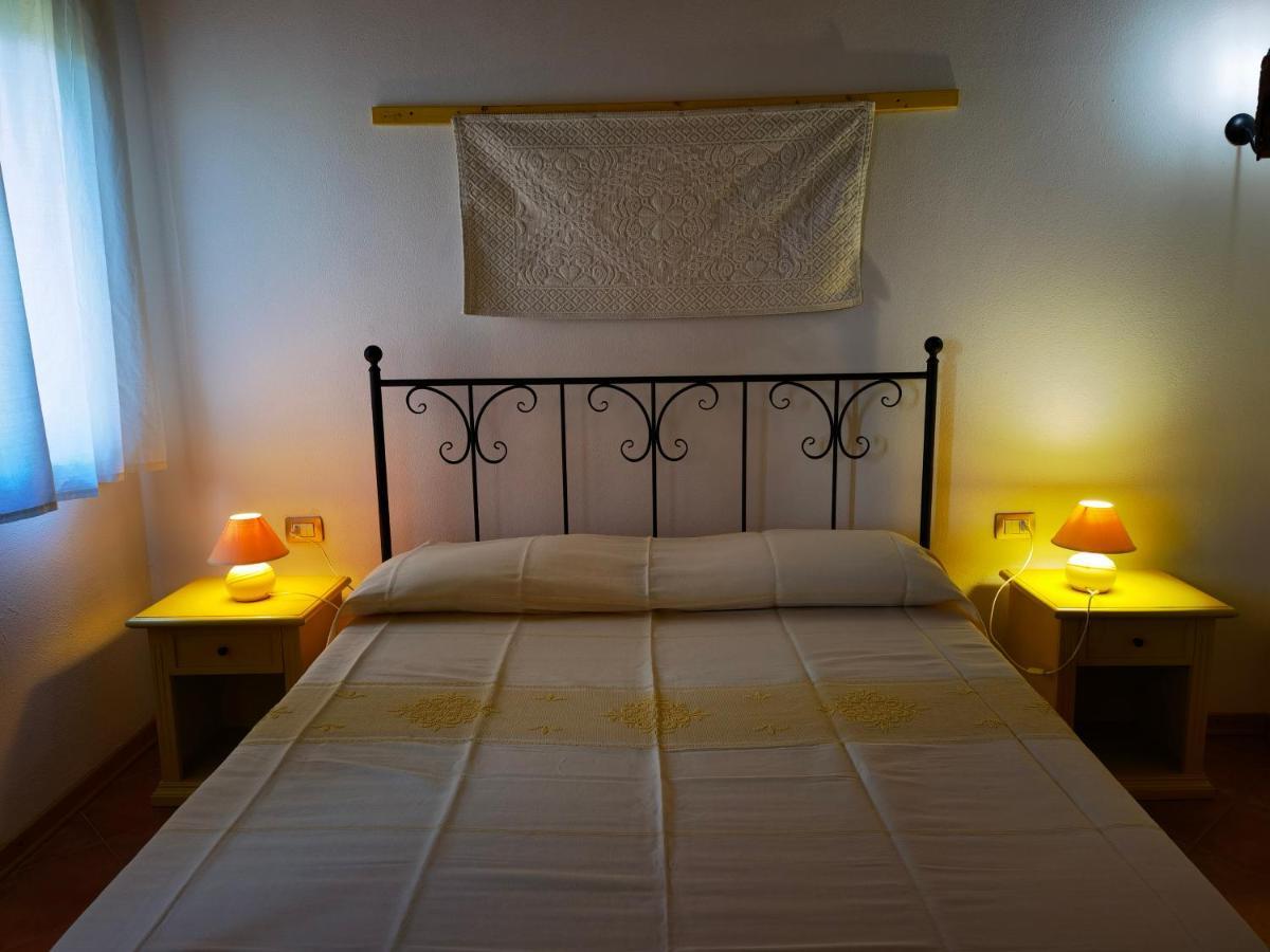 La Corte Degli Ulivi - Albergo Rurale Tresnuraghes Kültér fotó