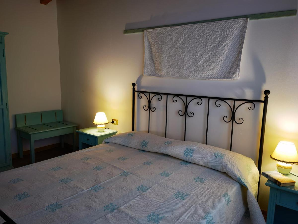 La Corte Degli Ulivi - Albergo Rurale Tresnuraghes Kültér fotó