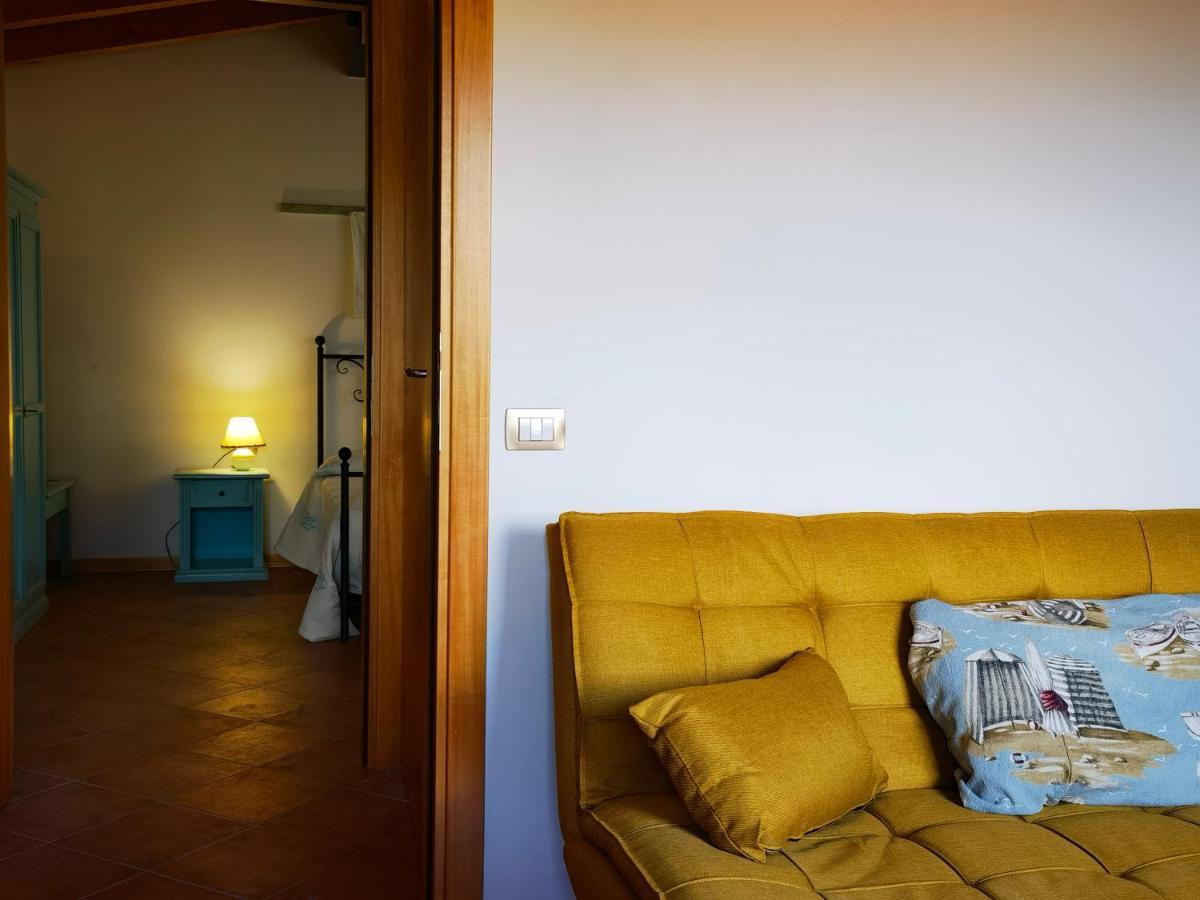 La Corte Degli Ulivi - Albergo Rurale Tresnuraghes Kültér fotó