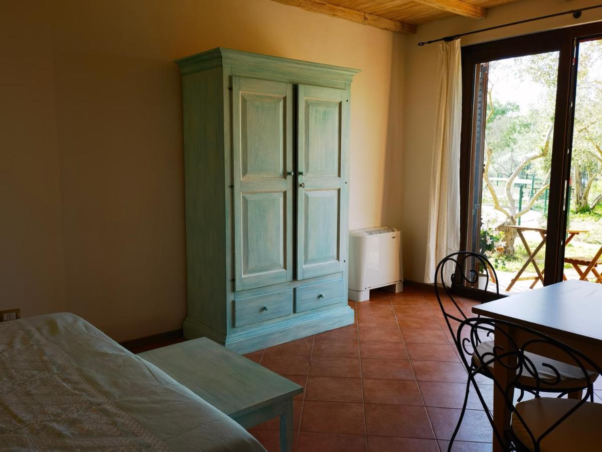 La Corte Degli Ulivi - Albergo Rurale Tresnuraghes Kültér fotó