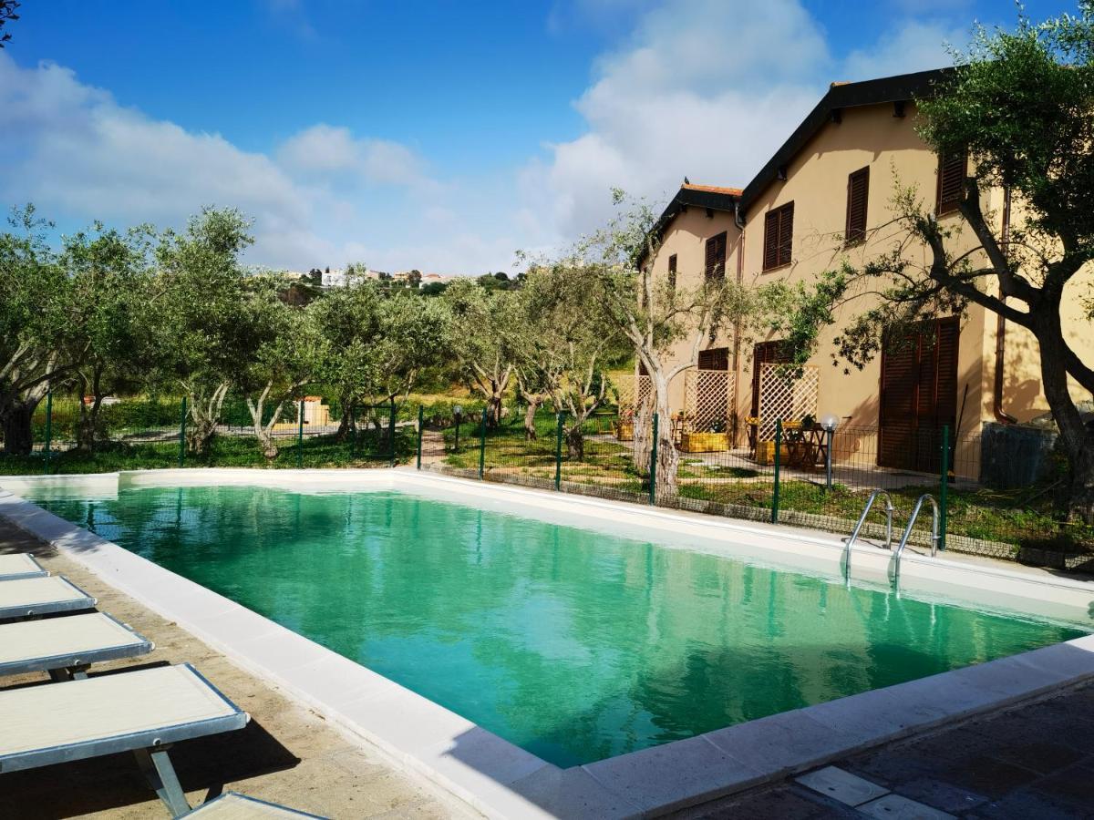 La Corte Degli Ulivi - Albergo Rurale Tresnuraghes Kültér fotó