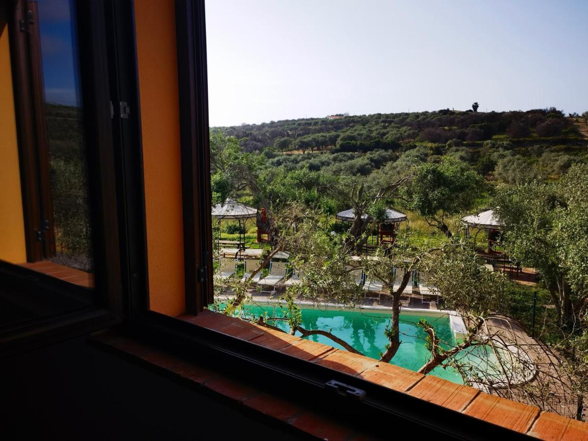 La Corte Degli Ulivi - Albergo Rurale Tresnuraghes Kültér fotó